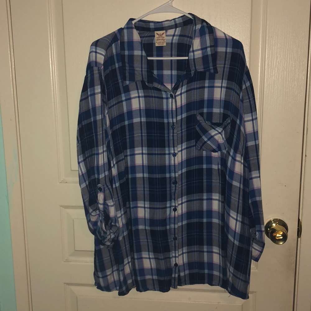 3/4 sleeve button up shirt